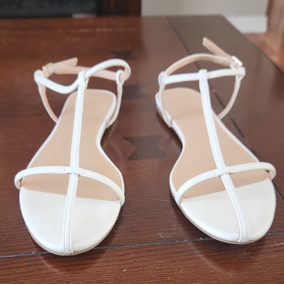 Elegant White Strappy Sandals - Picture 4 of 8